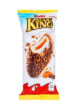 LONDON, İngiltere - 27 Ekim 2024: Kinder maxi King fındık karamel abur cubur barı.