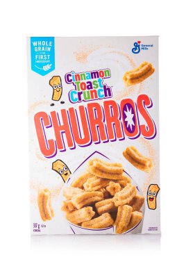 LONDON, İngiltere - 15 Nisan 2025: Tarçınlı Tost Kraker Kutusu Beyaz zemin üzerinde kahvaltı gevreği.