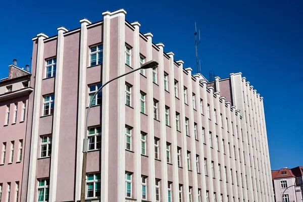 Fasada Modernistycznego Budynku Mieszkalnego Biurowego Poznaniu Polska — Zdjęcie stockowe