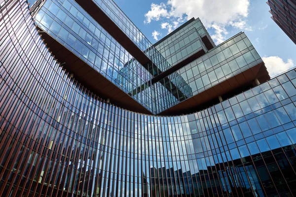 Fachadas Vidro Edifício Moderno Centro Cidade Poznan Polônia — Fotografia de Stock