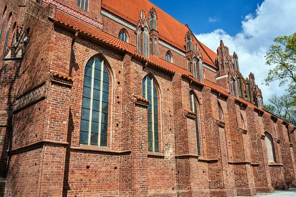 波兰托伦市历史性的哥特式天主教红砖教堂 — 图库照片