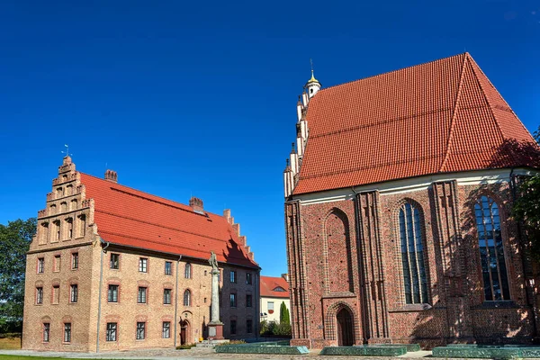 Ιστορικά Γοτθικά Κτίρια Κόκκινα Τούβλα Στην Πόλη Πόζναν Της Πολωνίας — Φωτογραφία Αρχείου