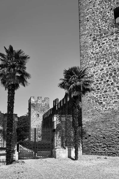 Talya Nın Este Şehrinde Ortaçağ Savunma Duvarındaki Kuleler Duvarlar Kapılar — Stok fotoğraf