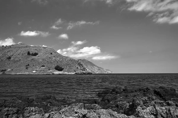 Costa Rocciosa Del Mar Cretese Sull Isola Creta Grecia Monocromatica — Foto Stock
