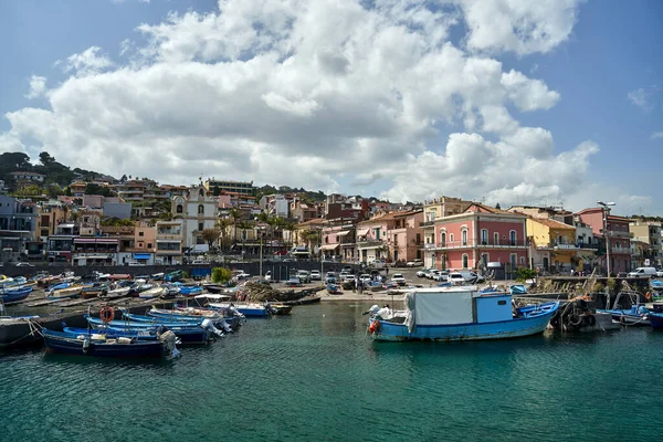 Fiskebåtar Hamnen Aci Castello Sicilien Italien — Stockfoto