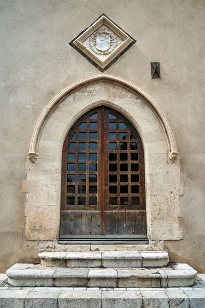 Antigua Puerta Madera Edificio Histórico Ciudad Taormina Isla Sicilia Italia — Foto de Stock