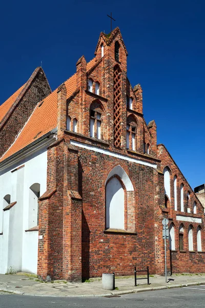 波兰波兹南历史上的红砖哥特式教堂 — 图库照片