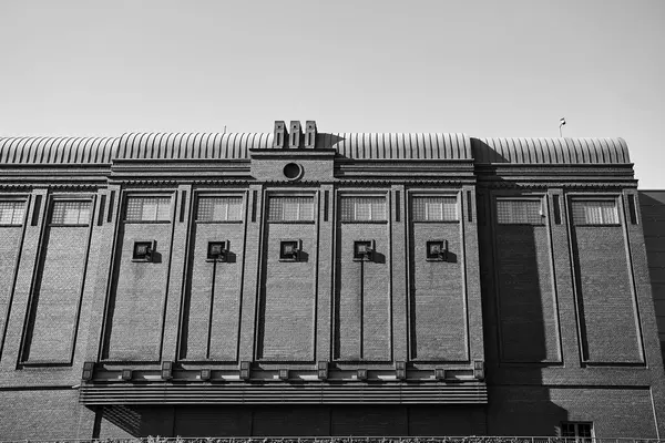 波兹南市前酿酒厂的建筑墙 — 图库照片
