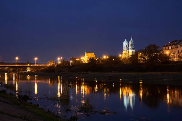 Híd Warta Folyó Felett Gótikus Katedrális Éjjel Poznanban Lengyelországban — Stock Fotó