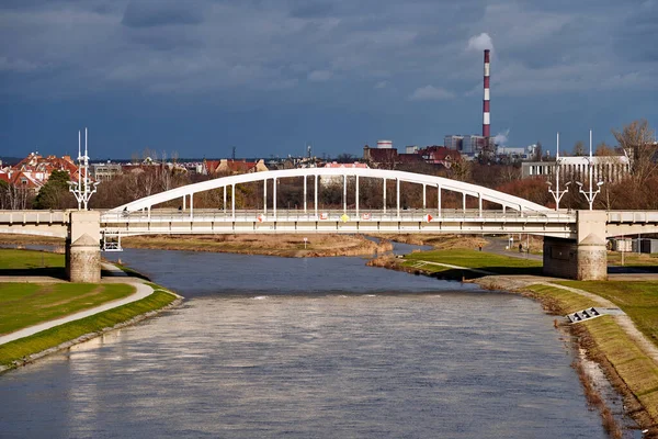 Ocelová Konstrukce Mostu Přes Řeku Wartu Kouř Průmyslového Komína Polské Stock Snímky