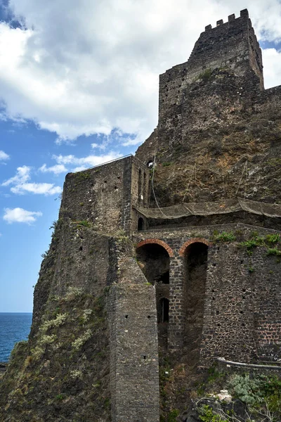 Ruins Norman Castle Volcanic Cliff Village Aci Castello Island Sicily — Stock Photo, Image