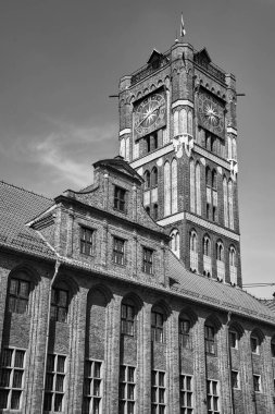 Torun, Polonya 'da saat kulesi olan tarihi ortaçağ belediye binası.