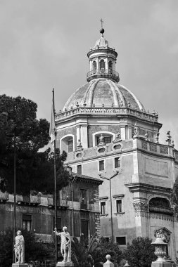 İtalya 'nın Sicilya adasındaki St. Agates Barok Katedrali Bazilikası' nın tek renkli kilisesi.