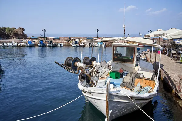 Yunanistan 'ın Lezbiyen adasındaki Skala Sikamineas limanında balıkçı tekneleri