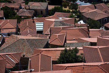 Yunanistan 'ın Lezbiyen adasındaki Molyvos' taki tarihi kiremitler