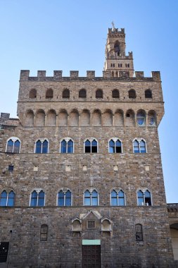 İtalya 'nın Floransa kentindeki ortaçağ belediye binasının taş cephesi.