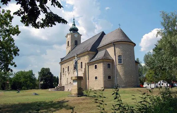 Mooie Kerk Hongaars Dorp Stockafbeelding