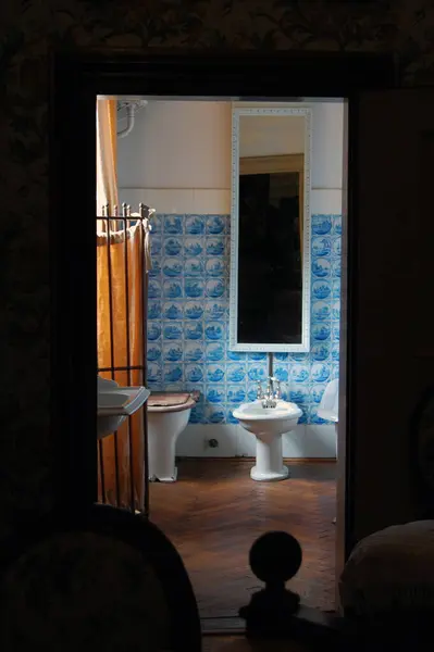 Kylpyhuone Betliarin Kartanossa Slovakia — kuvapankkivalokuva