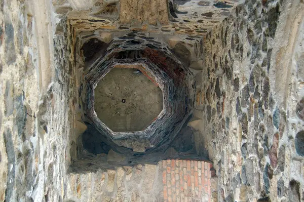 古いレンガの壁の質 塔の内部 ヴィンテージの背景 ロイヤリティフリーのストック画像