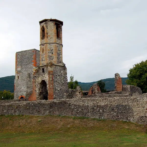 Ruïnes Van Het Fort Van Kisnana Hongarije Stockafbeelding