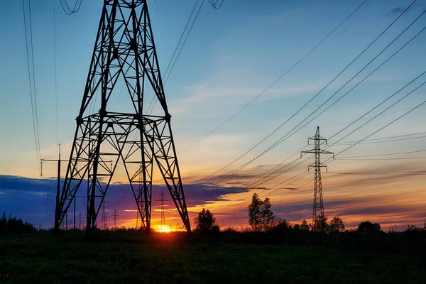 Líneas Eléctricas Nocturnas Símbolo Crisis Energía —  Fotos de Stock