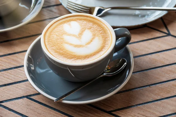 Heerlijke Ochtend Kopje Cappuccino Een Cafe — Stockfoto