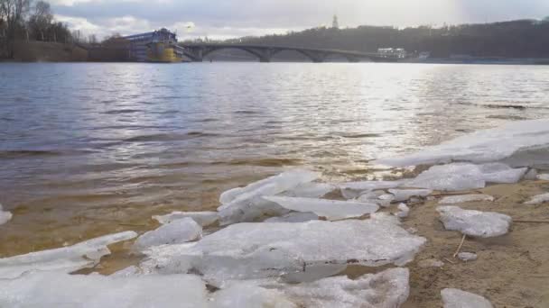 Eis Auf Dem Fluss Dnipro Kiew Ukraine — Stockvideo