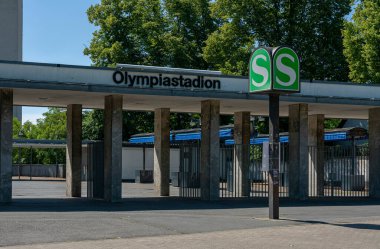 Berlin S-Bahn Olympiastadion İstasyonu, Berlin Charlottenburg, Almanya