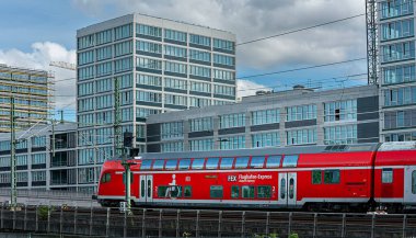 Deutsche Bahn, Berlin-Moabit, Europacity, Almanya 'nın bölgesel ve uzun mesafeli trenleri