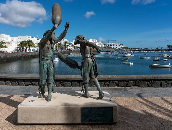 Book Statue Charco San Gines Lagoon Arrecife Lanzarote Canary Islands 로열티 프리 스톡 이미지