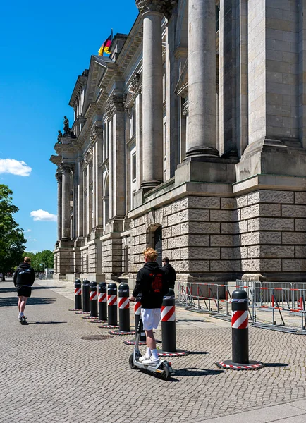 Pilonas Seguridad Ala Oeste Del Edificio Del Reichstag Berlín Alemania —  Fotos de Stock