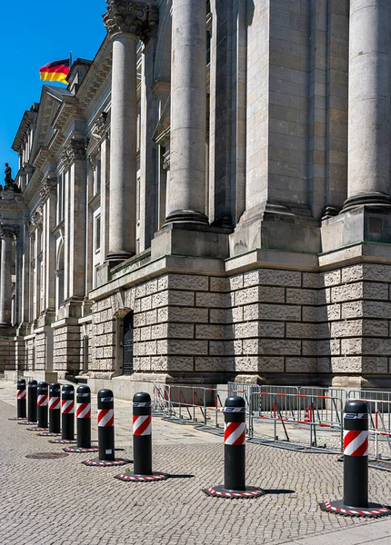 Security Bollards West Wing Reichstag Building Berlin Germany — Stock Photo, Image