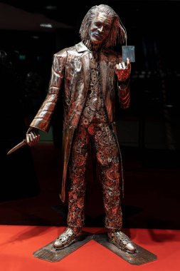 Paslanmaz çelik sergisi, Joker figürü, Berlin, Almanya