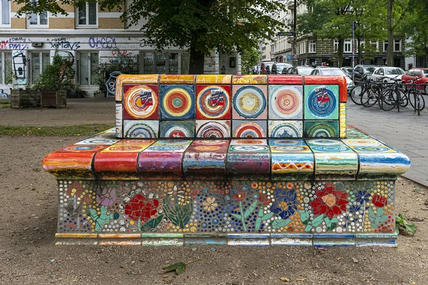 Ławka Kolorowymi Płytkami Sankt Pauli Hamburg Niemcy — Zdjęcie stockowe
