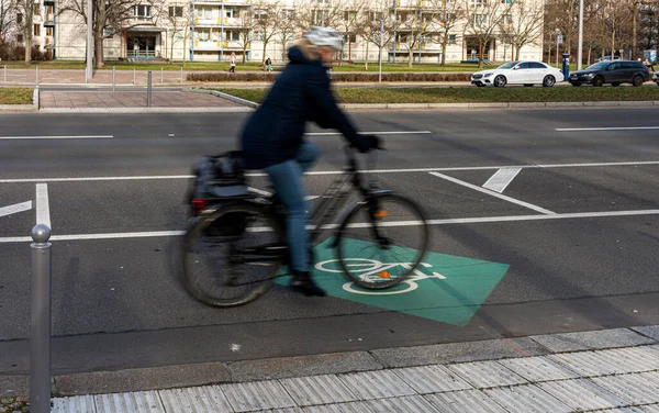Sonderfahrstreifen Für Radfahrer Auf Der Lichtenberger Straße Berlin Mitte — Stockfoto