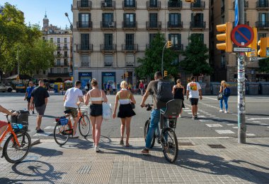 Barcelona, Katalonya, İspanya 'da yol trafiği