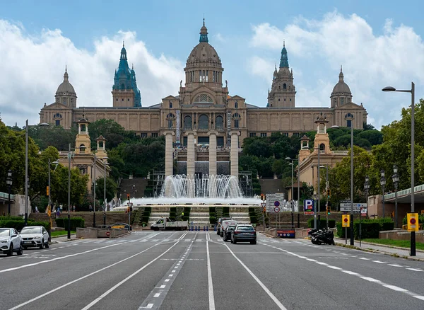 Фонтан Водными Струями Перед Национальным Музеем Каталонии Монжуик Барселона Каталония — стоковое фото