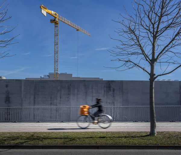 Grúa Construcción Detrás Muro Hormigón Friedrichshain Berlín Alemania —  Fotos de Stock