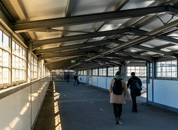 Voyageurs Raccordement Pont Gare Ostkreuz Friedrichshain Berlin Allemagne — Photo