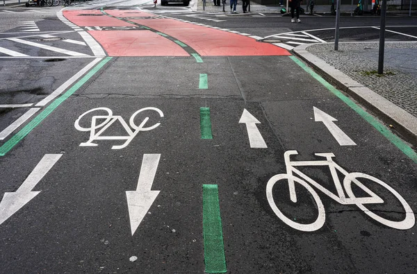 Red Special Lane Cyclists Charlottenstrasse Berlin Mitte Germany — Stock Photo, Image