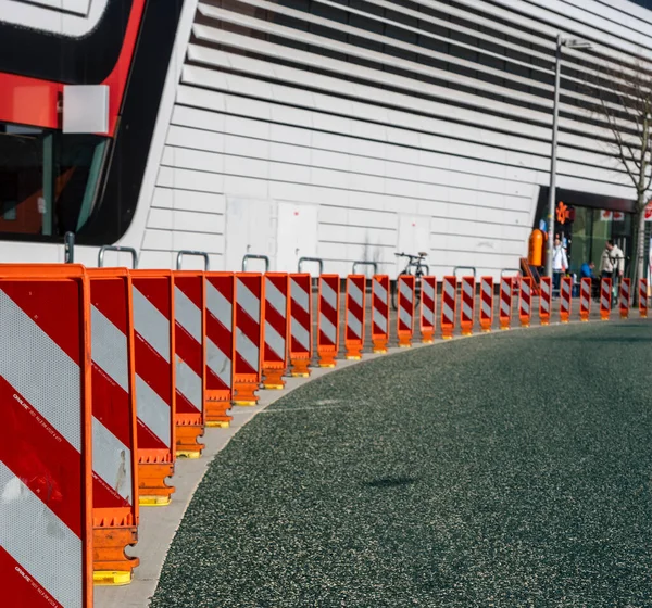 Különleges Használat Közúti Forgalomban Jelzőfényekkel Védett Sávok Kerékpárosok Számára Friedrichshain — Stock Fotó