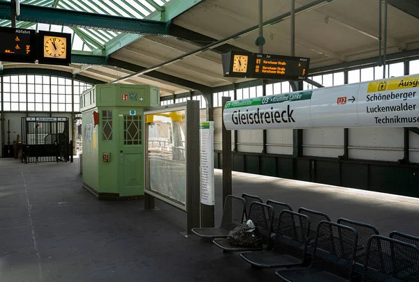 Stacja Metra Gleisdreieck Friedrichshain Kreuzberg Berlin Niemcy — Zdjęcie stockowe