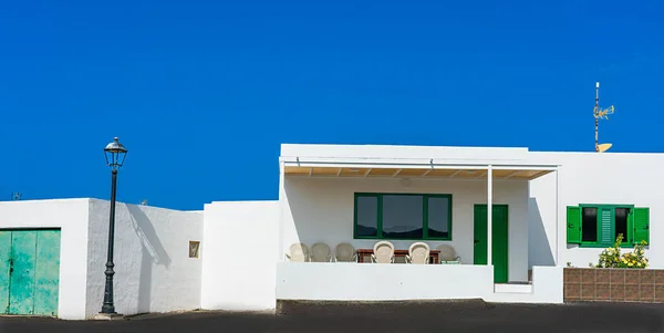Villa Bianca Nel Paesaggio Vulcanico Nero Lanzarote Isole Canarie Spagna — Foto Stock