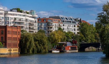 Spreebogen, Alt-Moabit, Berlin, Almanya, 2023 'teki ticari parktaki gayrimenkul.,