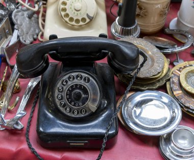 Değersiz. Sanat ve ıvır zıvır, İyi Eski Mallar, Treptow Sanat Merkezi, Treptow Arena, Berlin, Almanya