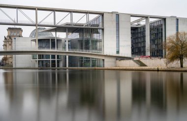 Uzun pozlama, Spree ile hükümet bölgesi ve hükümet binaları, Berlin, Almanya