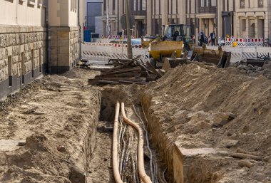 Tramvay demiryolu yatağı, Berlin-Mitte, Almanya 'da yol inşaatı