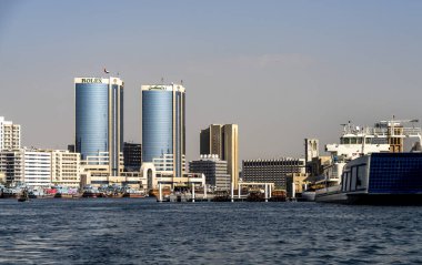 Dubai Creek, Dubai, Birleşik Arap Emirlikleri, Orta Doğu, Asya 'daki Skyline ve tekneler.