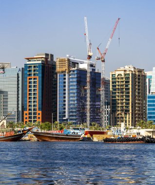 Dubai Creek, Dubai, Birleşik Arap Emirlikleri, Orta Doğu, Asya 'daki Skyline ve tekneler.