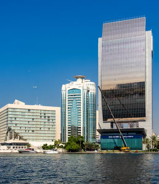 Dubai Creek, Dubai, Birleşik Arap Emirlikleri, Orta Doğu, Asya 'daki Skyline ve tekneler.